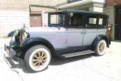 Light Six Sedan. (223)